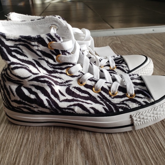 NWT CONVERSE ZEBRA PRINT - Picture 5 of 6